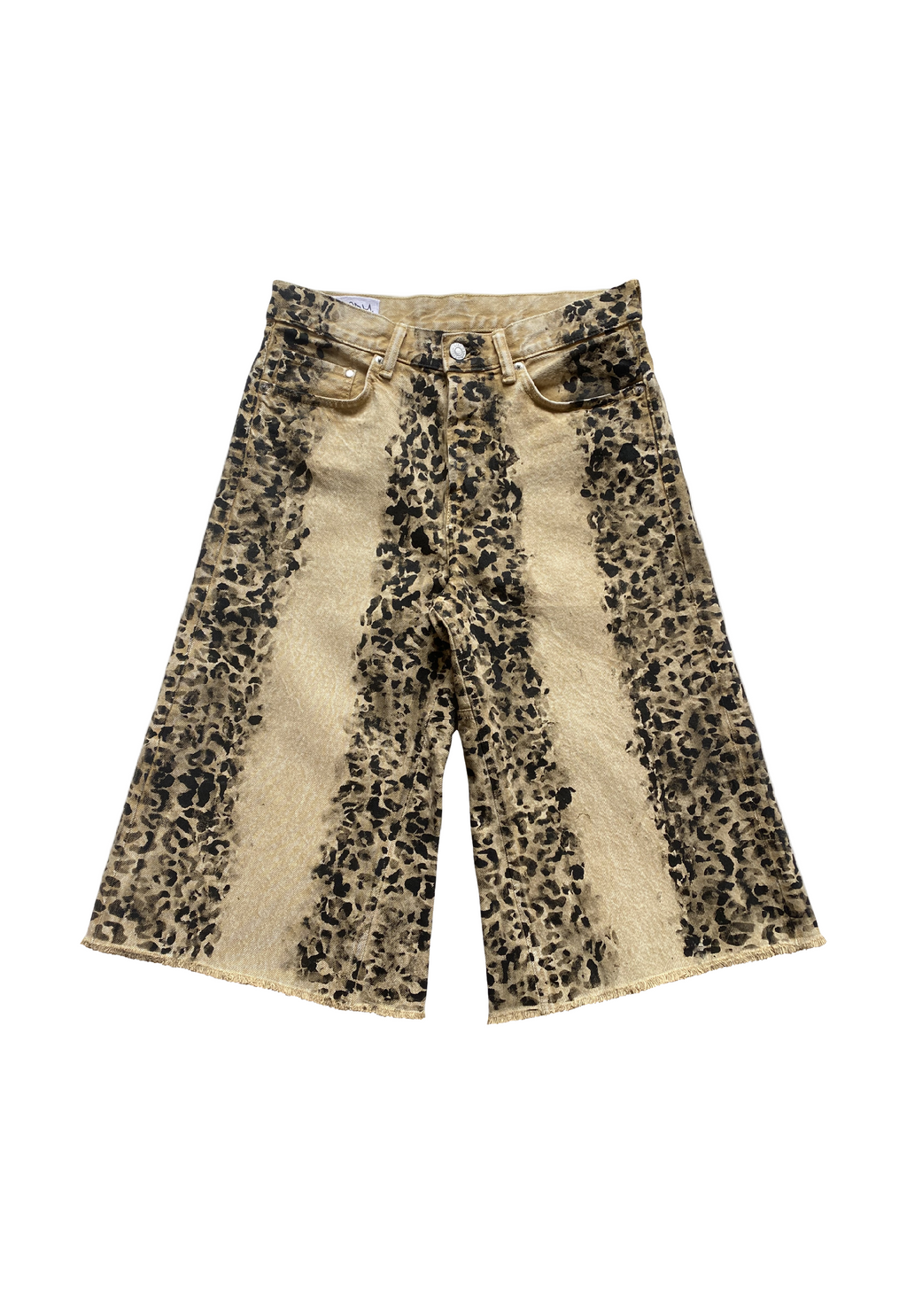Dirty leopard jorts