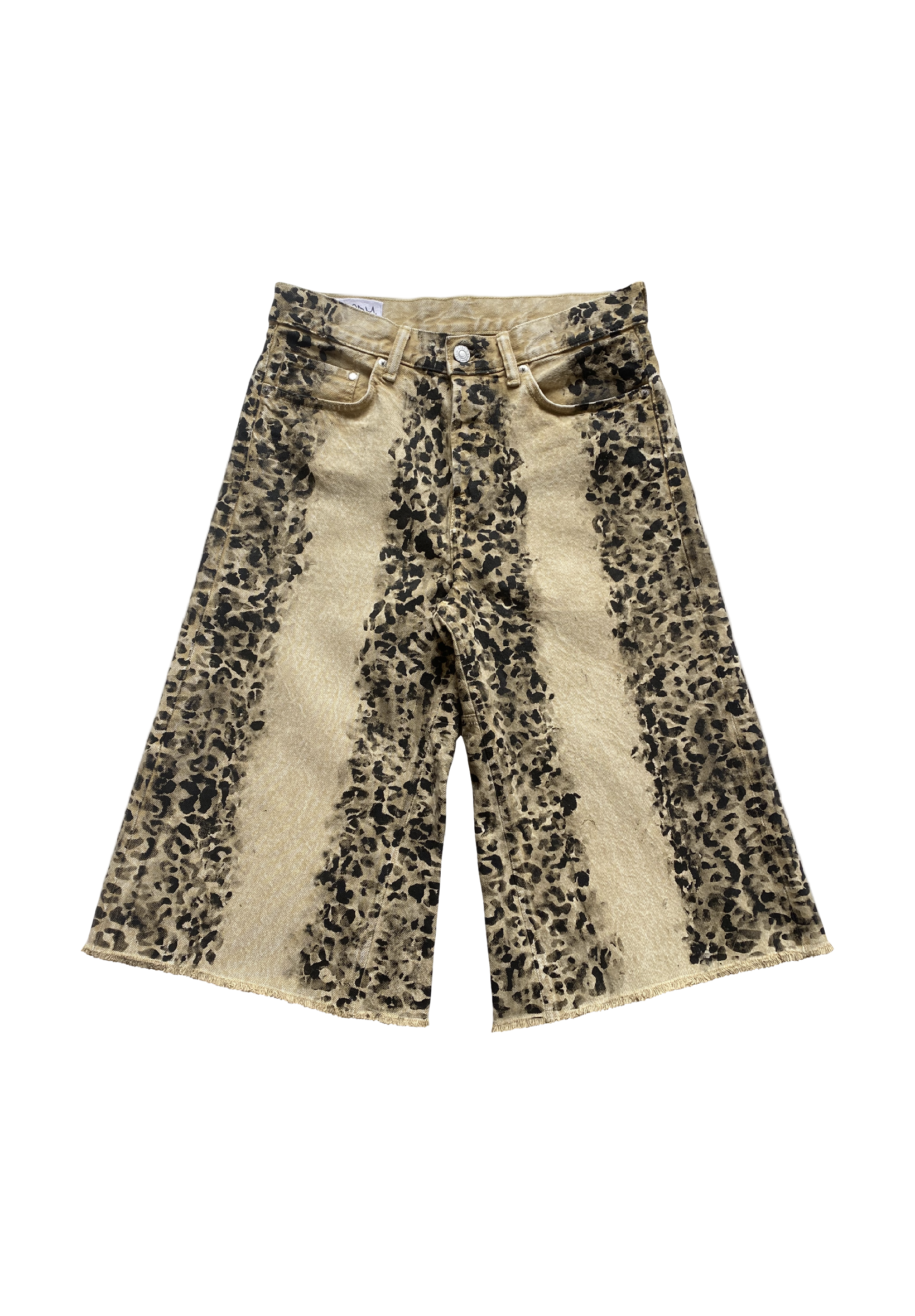 Dirty leopard jorts