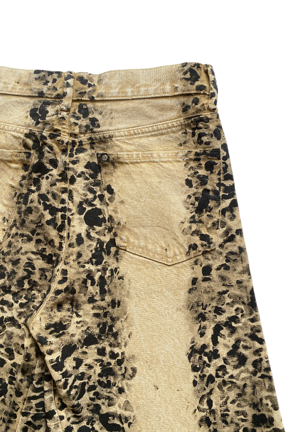 Dirty leopard jorts